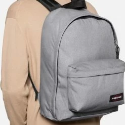 Goedkoopste π₯ Beste deal β€οΈ Eastpak - Out Of Office - Rugzak - 27 Liter - Grijs π π 20 Goedkoopste π₯ Beste deal β€οΈ Eastpak - Out Of Office - Rugzak - 27 Liter - Grijs π π -Tassen-dames Winkel 418x840 4