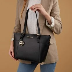 Beste Pirce ๐ฏ Gloednieuw โ๏ธ Michael Kors Jet Set Travel Dames Schoudertas - Zwart ๐ฅฐ ๐ 36 Beste Pirce ๐ฏ Gloednieuw โ๏ธ Michael Kors Jet Set Travel Dames Schoudertas - Zwart ๐ฅฐ ๐ -Tassen-dames Winkel 550x550 272