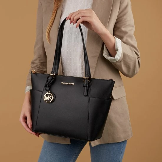 Beste Pirce ๐ฏ Gloednieuw โ๏ธ Michael Kors Jet Set Travel Dames Schoudertas - Zwart ๐ฅฐ ๐ 10 Beste Pirce ๐ฏ Gloednieuw โ๏ธ Michael Kors Jet Set Travel Dames Schoudertas - Zwart ๐ฅฐ ๐ - Afbeelding 8