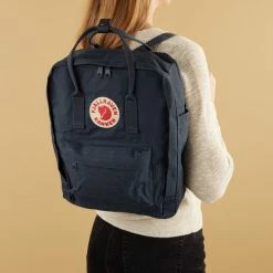 Uitgang โค๏ธ Promo โ๏ธ Fjallraven Fjällräven Kånken Unisex Rugzak - Navy ๐คฉ ๐ 31 Uitgang โค๏ธ Promo โ๏ธ Fjallraven Fjällräven Kånken Unisex Rugzak - Navy ๐คฉ ๐ -Tassen-dames Winkel 550x550 556