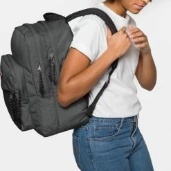 Aanbiedingen 🤩 Beste Pirce 👍 Eastpak - Pinnacle - Rugzak - 38 Liter - Black Denim 💯 🥰 20 Aanbiedingen 🤩 Beste Pirce 👍 Eastpak - Pinnacle - Rugzak - 38 Liter - Black Denim 💯 🥰 -Tassen-dames Winkel 550x589 1