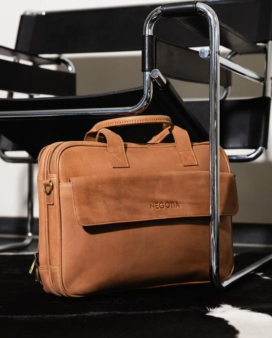 Goedkoopste ๐ Korting ๐ฅฐ Negotia Leather NEGOTIA Alpha - Leren Laptoptas Heren En Dames 15,6 Inch - Aktetas - Werktas - Messenger Bag - 100% Luxe Top-Grain Leer - Bruin ๐ ๐ 7 Goedkoopste ๐ Korting ๐ฅฐ Negotia Leather NEGOTIA Alpha - Leren Laptoptas Heren En Dames 15,6 Inch - Aktetas - Werktas - Messenger Bag - 100% Luxe Top-Grain Leer - Bruin ๐ ๐ - Afbeelding 5