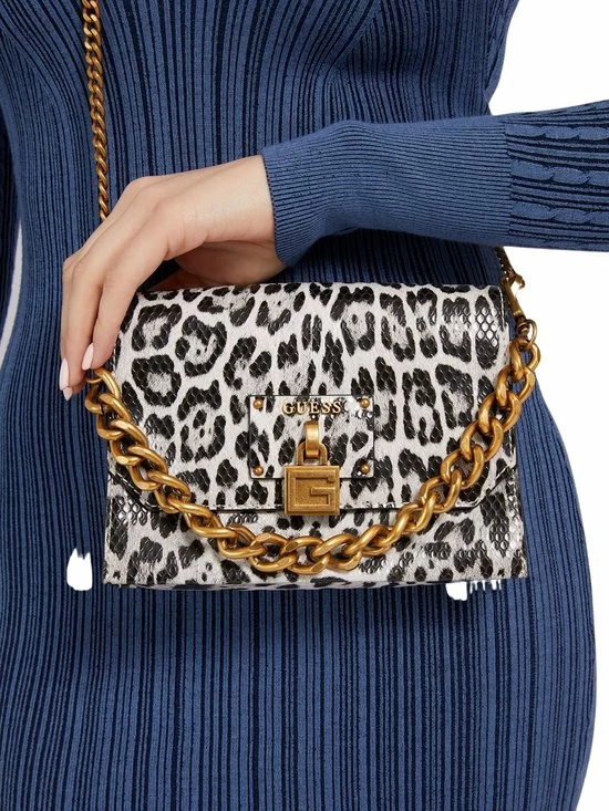 Promo ๐ Coupon ๐ Guess Centre Stage Dames Schoudertas - Zwart/Wit ๐ ๐ 9 Promo ๐ Coupon ๐ Guess Centre Stage Dames Schoudertas - Zwart/Wit ๐ ๐ - Afbeelding 7