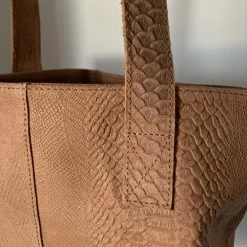 Begroting ๐ Nieuw ๐งจ DSTRCT Grote Shopper / Schoudertas / Tas Dames - Leer - Portland - Fantasieprint - Cognac ๐ ๐ 17 Begroting ๐ Nieuw ๐งจ DSTRCT Grote Shopper / Schoudertas / Tas Dames - Leer - Portland - Fantasieprint - Cognac ๐ ๐ -Tassen-dames Winkel 550x733 38