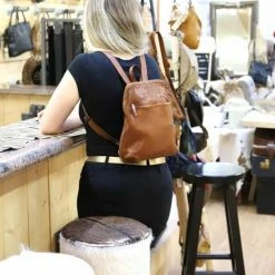 Hete verkoop ๐ Beste Pirce ๐ฏ Bear Design Rugtas / Rugzak / Schooltas - Cow Lavato - 6 Liter - Leer - Cognac โค๏ธ โ๏ธ 39 Hete verkoop ๐ Beste Pirce ๐ฏ Bear Design Rugtas / Rugzak / Schooltas - Cow Lavato - 6 Liter - Leer - Cognac โค๏ธ โ๏ธ -Tassen-dames Winkel 550x767 4