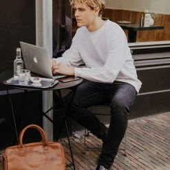 Flash-uitverkoop ๐ Uitgang ๐ฅฐ DSTRCT Fletcher Street Leren Laptoptas - 15,6 Inch - Cognac ๐ โค๏ธ 19 Flash-uitverkoop ๐ Uitgang ๐ฅฐ DSTRCT Fletcher Street Leren Laptoptas - 15,6 Inch - Cognac ๐ โค๏ธ -Tassen-dames Winkel 550x825 11